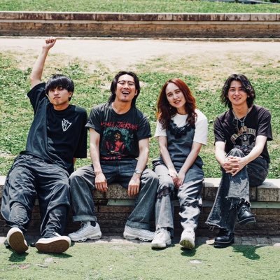 一般人代表イッパンジーです!メンバー👉🏻 ギタボ 🎸大樹ングストン@soulmandaiki ドラム🥁 りな@rinaaaa0625 ライブのお誘いやお問い合わせはDMまたはこちらのメールにて✉️ippanji2023@gmail.com