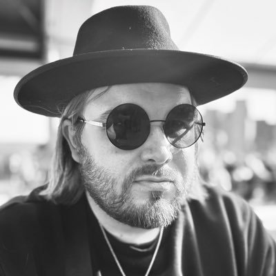 Finnish game artist who enjoys D&D, MTG, 40K, movies, anime and big robots.
