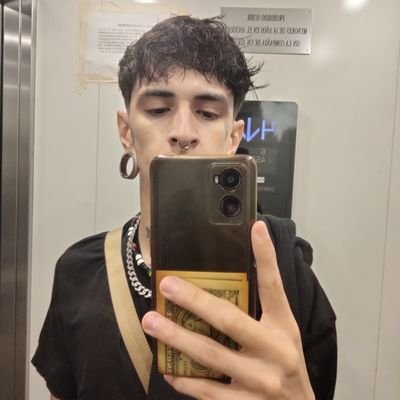 Elias_Farfan23's profile picture. 🇦🇷 🇪🇸 🇮🇹
Blanes, España 𝘖𝘭𝘪𝘷𝘦𝘳 𝘓𝘦𝘷𝘪 🩵 #𝟤4 💎#2:46 💫
