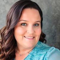 Nicole Boes (@thenicoleboes) Twitter profile photo