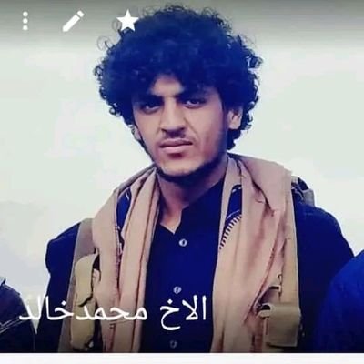 أنا قيفـي وفي مـن صغــر سـني
ولي فـ الشـعــر هـامــاتاً عـديـده
وهاجـس يخـدمـوه الفيـن جـني
متى أشـر لهـم طـاعــوه سـيــده