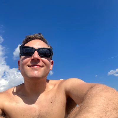 Senior Editor, Movies & Ent. @parademagazine / Also: @runnersworld @theavclub @buzzfeed / Author: Marathoner / Member: @criticschoice @dorianawards 🏳️🌈