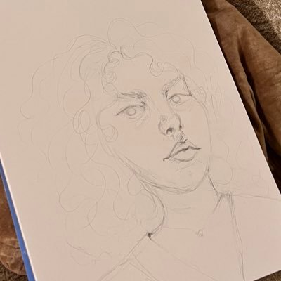 Maryam473079335's profile picture. A woman, a wife, a daughter, a Pharm.D. a designer just wondering around