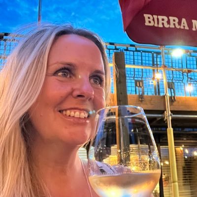 Head of performance & bi, NHS. Mummy to 2 gorgeous girls, Gin lover!! All views entirely my own....... #girlpower,#strongwomen,#friendshipneverends.....x