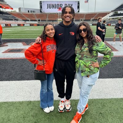MAMA & BIGGEST fan @LyricMack2🌟. @TheRealLosMack 🏈➡️https://t.co/nrl9kkaGer #FresnoStateAlum 🐾 #ΛΣΓ 🌹🧸 #GodIsGreatAlltheTime🙏🏽📿
