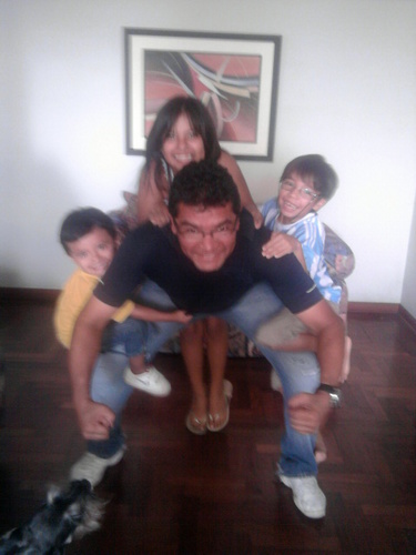 sandrolinares's profile picture. 