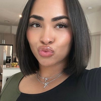 HeartThrobTami's profile picture. AW