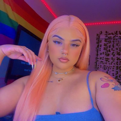 Virgo🌞 Virgo🌙Virgo⤴️/ 👩❤️💋👩Gay Asf🏳️🌈/🦋💕🍭/📸: Shi_baby97 👻:Shi_baby97