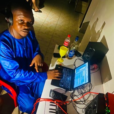 pablosnicks's profile picture. Music Producer! Manchester United🛑, anti-chelsea.                 ❤️+💡