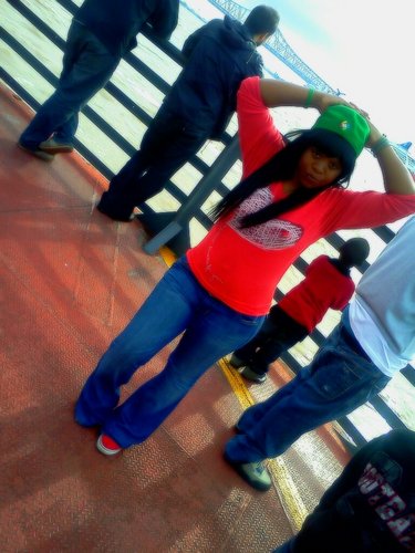 ♀♀ツ #S I N G L E