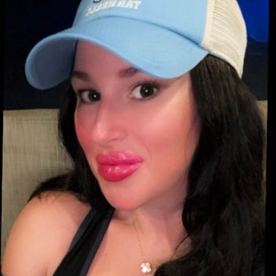 Lauren Nicole ๐ Profile