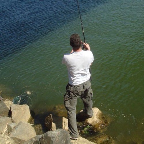 FUK69's profile picture. Guillaume et Rémi, deux pêcheurs virils parmi les virils, ont décidé de créer un club de pêche pour tous les prédateurs de carnassiers Lyonnais!!