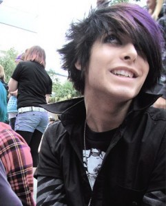 I LUV GAY EMO BOYS(follow me :),bvb,andy sixx luver,im a girl(not my photo)i tweet cool,sumtime random stuff yea....follow me#team bisexual,RESPECT GAY PEOPLE