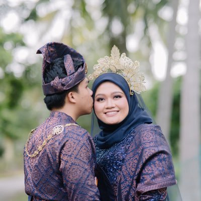 enajohari's profile picture. a Lawyer and a Wife