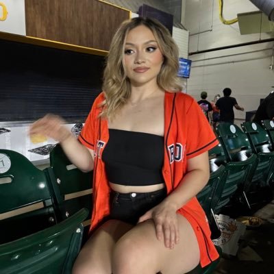 ig: @yas.mi.inee | gym | makeup account ig: @glam.byyasmine 💄