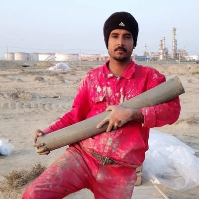 بی سواد، شاغل در ساختمانی نیمه تمام، بنا ،ایزوگام کار ، گچکار(#فالو_بک)