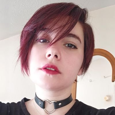 ✨El mismo sex-appeal que un pistacho, porque cáscame y me la cascas👁👄👁💅✨
¿Conoces a Melala?