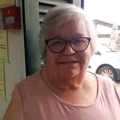 Lauraclara64722's profile picture. 