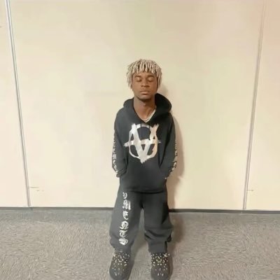 RobsShifty's profile picture. #WolvesBack