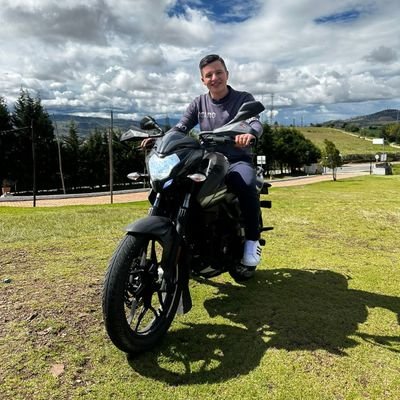 Colombia! 🇨🇴 Ingeniero Electrónico...Seguidor Ciclismo_Futbol_Tennis_F1_MotoGP_Rock Alternativo_WWE!! #ProgresistaSigueProgresista #SDV #SiguemeYTeSigo