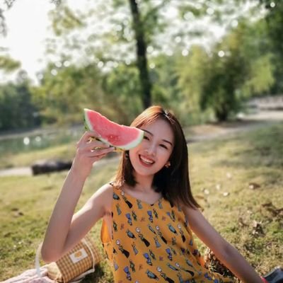 PhD student at Monash; work on computational psychiatry, particularly on cognitive control and psychotherapies; reject any stereotype of asian ppl