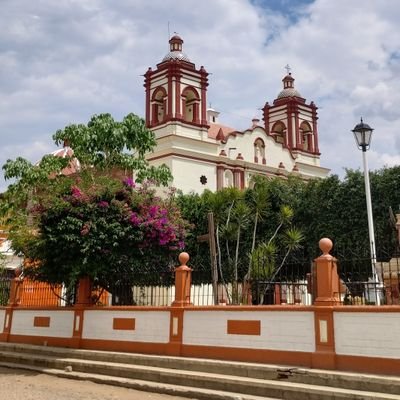 Pareja joven
buscando single o pareja.
somos nuevos en esto...