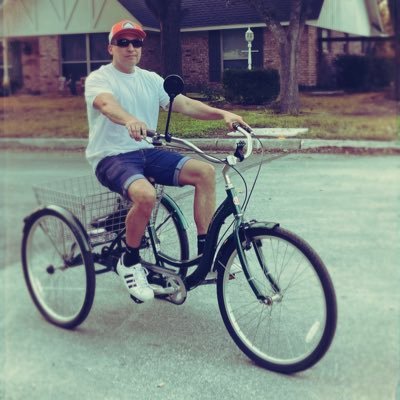 Texan/DMV. Former Spurs ballboy, 2nd grd class prez, grocery sacker, radio dj, unicyclist, driveway hoops legend. Cowboys/Spurs/Nats/Caps/Longhorns/Red Raiders!