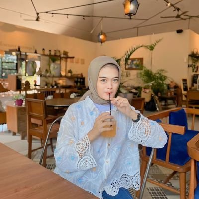 Kepo banget, temen nya dora ya?