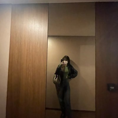 rina2064190's profile picture. 