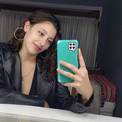 vickyreali's profile picture. 