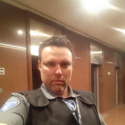 Amante do Opensource, estou aprendendo Linux e muito satisfeito com a comunidade de DEVs muito obrigado...
viva Os softwares open
Viva os APT'S e Aplets free