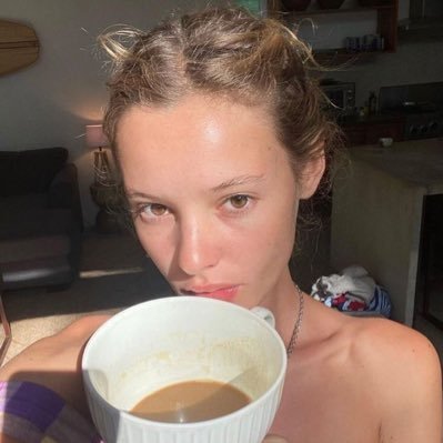 reilzl's profile picture. ⟢.