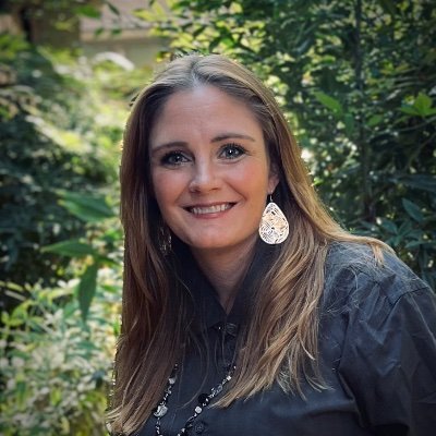 ElizabethH25123's profile picture. 