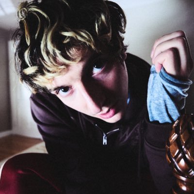 RIPseanhenry's profile picture. life is peachy