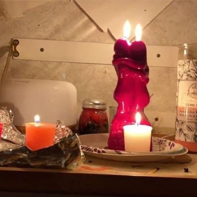 am a diviner, psychic and I can help you with any spiritual needs/ Soy adivino, psíquico y puedo ayudarte con cualquier necesidad espiritual.