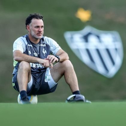 Mais um Atleticano nesta rede social, n quero ofender nem desmerecer ngm, quero apenas comentar e curtir o galudo. Clube gigante por natureza.