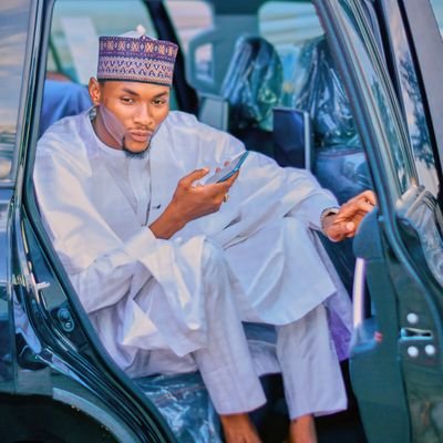 Allah 1st☝️A Proud Muslim, Mom&Dad❤💯||Humanitarian|| REAL MADRID🤍⚽️ Best quote_ “Am not thinking of the future, it comes soon ENOUGH”. life goes ON.🚶