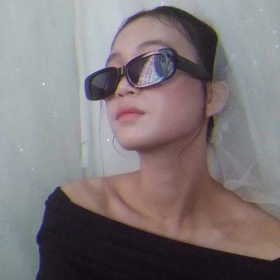 q_quennnie's profile picture. Quenz are Quenz 

fb:Quennie Joy Magos