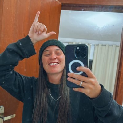 jogadora de futebol e basquete insta: susancortes11