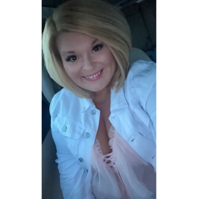 💋✌🏼 #sober #sassy #single #boymom #grateful #blessed #lovinglife #mississippi #gulfcoast #laughmore #keepitsimple #soberissexy #ODAAT #since2016 #feralchild