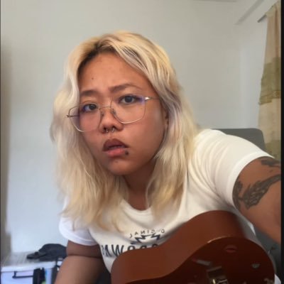 third wheel noon, third party na ngayon 🥔 writing girlypop mafia