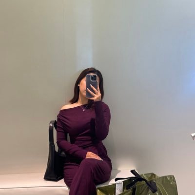 whosayyra's profile picture. Cogito, ergo sum.