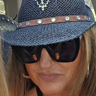 BretMarie23's profile picture. 