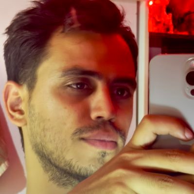 hipooo_i's profile picture. Bu ayın 32-si saat 25-də hər şey yaxşı olacaq 🍐