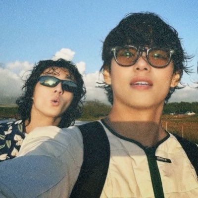 onlyvkie's profile picture. ˚ ༘♡ ⋆｡˚on my reading era ::’am 20 ˚ ༘♡ ⋆｡˚