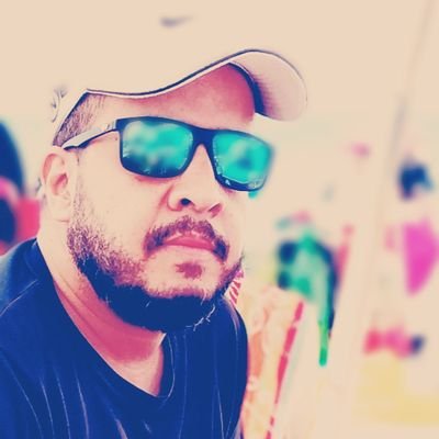 ليس من الصعب أن تضحى من أجل صديق ..
و لكن من الصعب أن تجد الصديق الذى يستحق التضحية