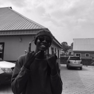 benjimaxwell_'s profile picture. Selenophile , student architect, art lover