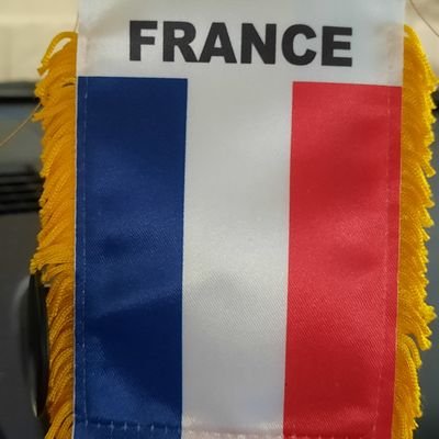 🇲🇫 #SoutienFDO. Touche pas à nos policiers. Touche pas à nos racines Françaises. Allergique au PadeVagues et au Padamalgam et surtout aux gauchistes.