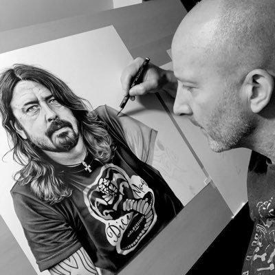 Painter, graphite pencil and ink sketch artist. Prints available on my website https://t.co/M4V9WbRffy