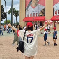 中西理纱 (@vanvanfernandez) Twitter profile photo